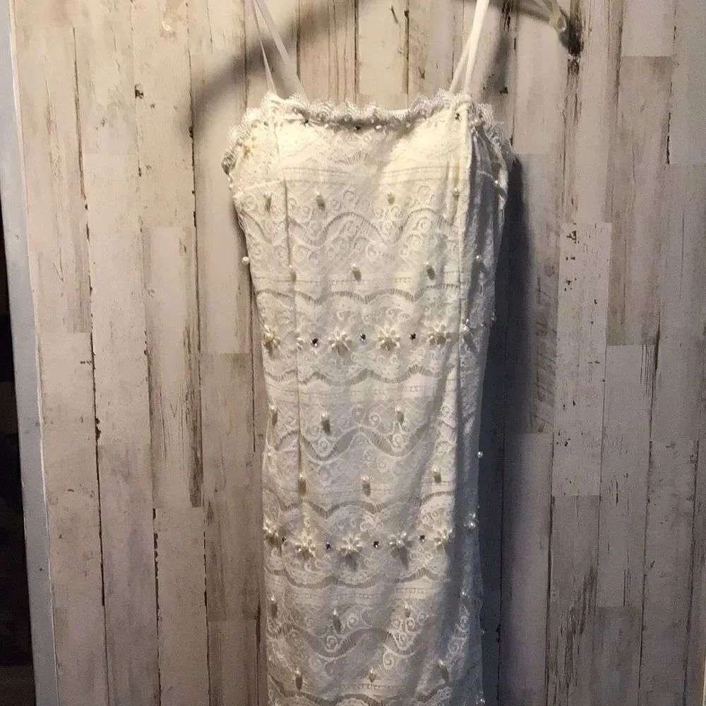 Cute new dress full length by Betsy & Adam size 8